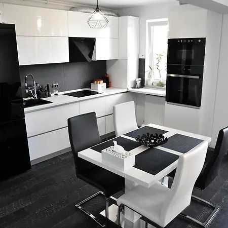 Lake View Deluxe Mamaia